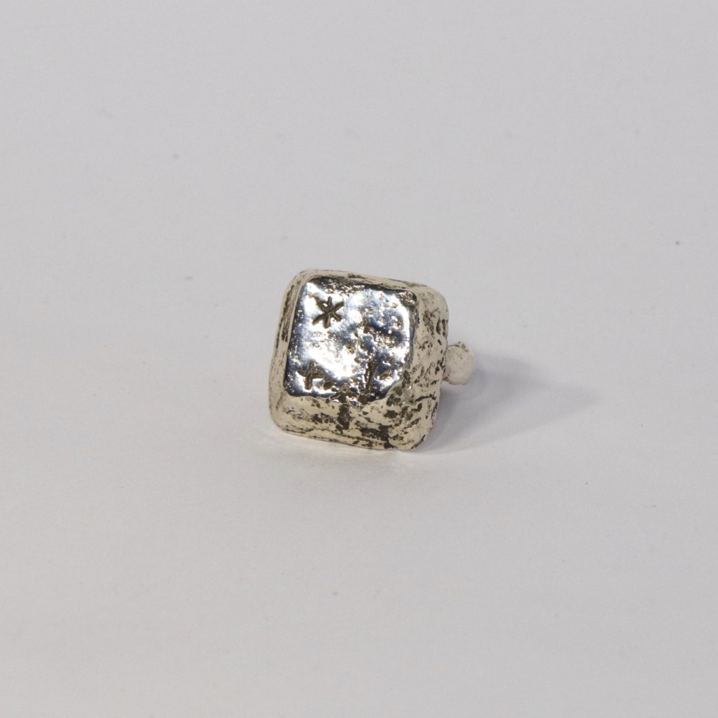Tecla ring