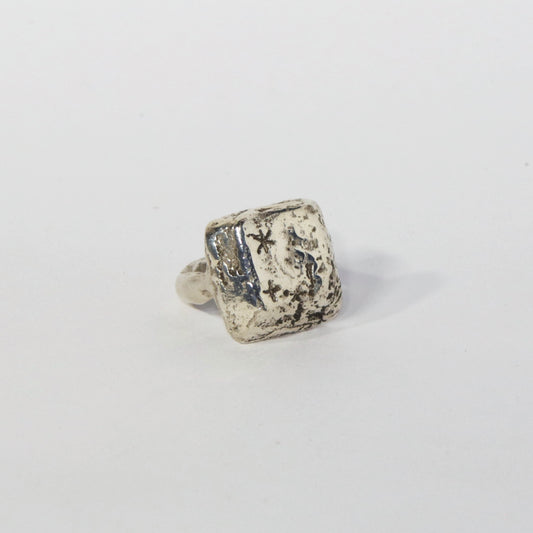 Tecla ring